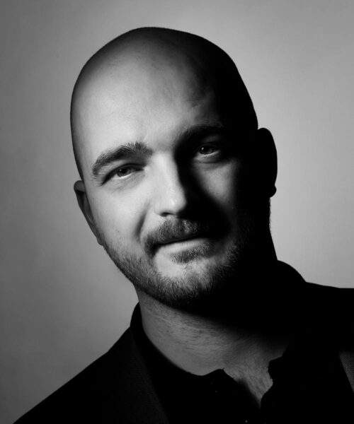 Headshots til LinkedIn og virksomhedshjemmesider Professionelt headshot med moderne business look